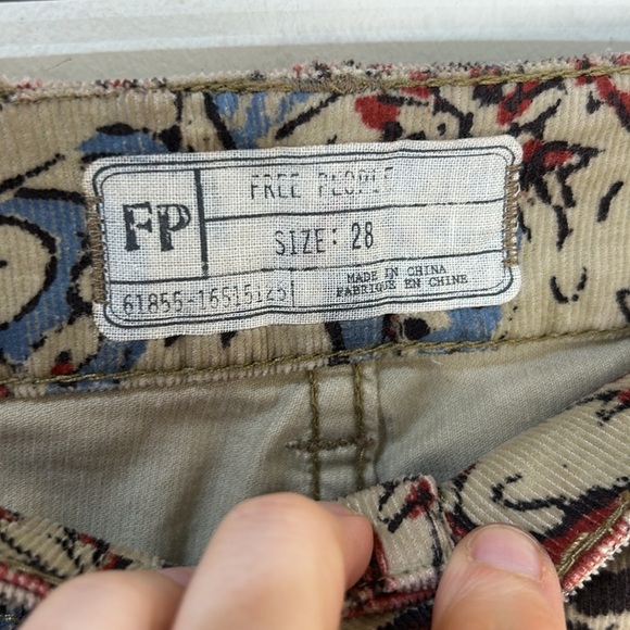 FREE PEOPLE New Delhi Border Paisley Print Flare Corduroy Jeans Size 28 - Picture 11 of 16